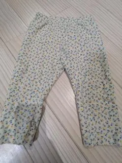 ユニクロ　リラックスレギンス　花柄