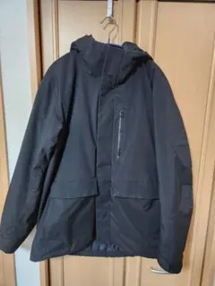 ユニクロ　ハイブリッドダウンパーカー