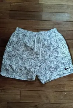 Nike スニーカー柄 ショートパンツ M