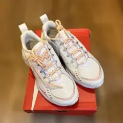 NIKEウィメンズシューズ　エアハイツ