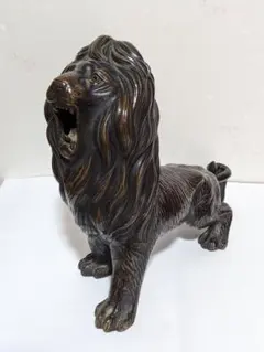 ブロンズ製　【百獣王】と題された作品　小倉右一郎作 ブロンズ製 【百獣王】と題された作品 小倉右一郎作 - メルカリ