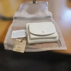 niko and…ホワイト ２つ折り財布。きんちゃく付