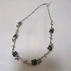 ネックレス　y2k　シルバー　バラ　チョーカー　ヴィンテージ　上品　アンティーク