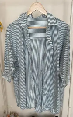 青と白のストライプ 五分袖シャツ