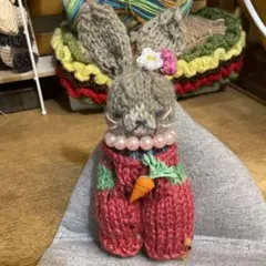 グレーのうさぎのスウェーデンドールセール中