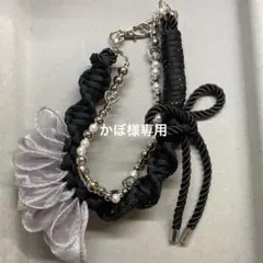 パラコード　ビーズ　ストラップ　ハンドストラップ　チャーム　リボン　黒　グレー