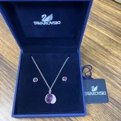 スワロフスキー　ネックレスとピアスセット