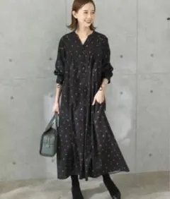 アーバンリサーチROSSO ドットフラワーVネックワンピース