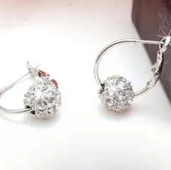 t16　【新品】高級感キラキラ　フープピアス　大人上品デザイン　シルバー