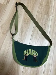 グラニフ　IKAKU 刺繍ショルダーバッグ 緑色