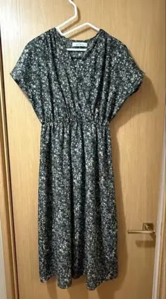 RAY CASSIN 花柄 半袖 ひざ丈ワンピース レイカズン