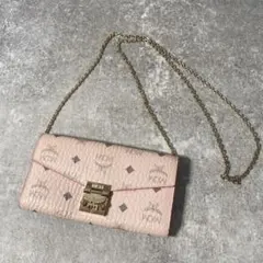 MCM 新シーズン　パトリシア　チェーン付きウォレット　新品未使用 MCM - MCM 新シーズン パトリシア チェーン付きウォレット 新品未使用