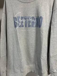 【人気プリント】フロントロゴ クルーネック スウェット グレー ゆったり