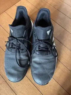 アディダス テニスシューズ