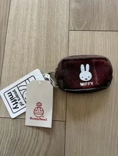 Item thumbnail for item 82f317b6-e2c2-45d0-a6dd-e39b818a2c49