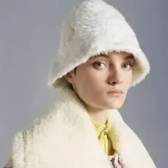モンクレール moncler JW ANDERSON バケットハット　白のサムネイル