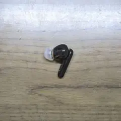 Anker soundcore Liberty4(右)