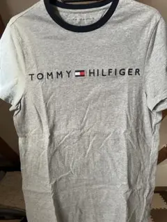 TOMMY HILFIGER グレー Tシャツ