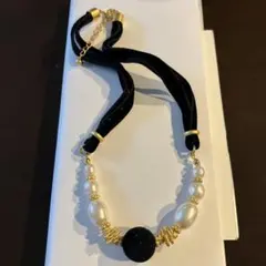 ベルベットとパールのチョーカー