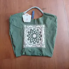 刺繍入りオリーブグリーントートバッグ