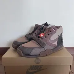 【新古品】 Travis Scott x NIKE AIR TRAINER 1のサムネイル