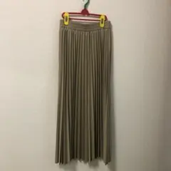 セール！フェイクレザープリーツロングスカート