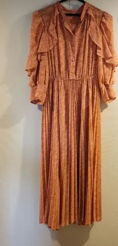 SNIDEL サーモンピンク　フリル プリーツ ワンピース