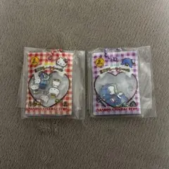 サンリオ　シャカシャカフレークシール風チャーム　タキシードサム　キティ