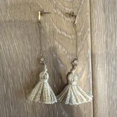 ピアス　タッセル　ゴールド