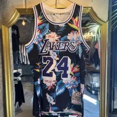 Item thumbnail for item 8d9d4485-0387-4759-8845-3c32a051f484