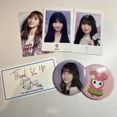 twice モモ トレカ 缶バッジ