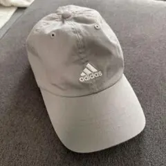 adidas グレー キャップ