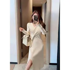 横開きのデザインのラビットニットのワンピースレトロなフランスの赤いスカート