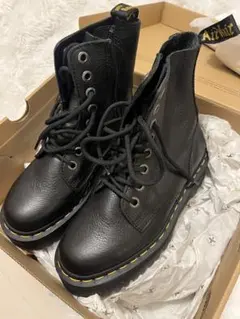 【極美品】ドクターマーチン JADON III PISA 8ホール 厚底 UK4