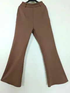 Chico ブラウン フレアパンツ ハイウエスト Mサイズ 定価8800円のサムネイル