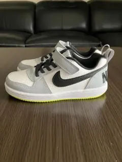 NIKE スニーカー 18.5cm
