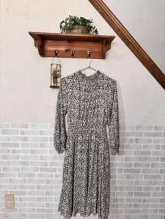 ハニーズ　花柄 ミディワンピース　Mサイズ