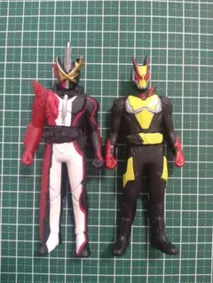 仮面ライダー セイバー＆ゼロワン フィギュア 2体セット 約10cm 中古