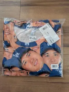 MLB大谷翔平顔Tシャツ　ドジャース