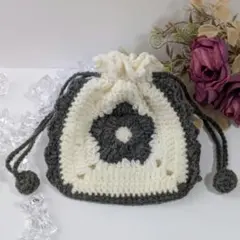 フラワーモチーフ/花柄/モノトーン/巾着袋/ポーチ/編み物/毛糸/ハンドメイド