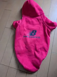 new balance フード付き犬服 赤