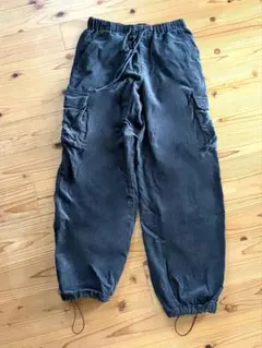 GU カーゴパンツ　ワークパンツ　グレー Sサイズ　レディース　メンズ