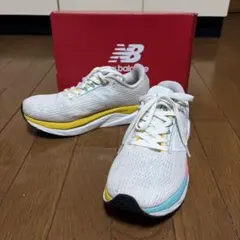 New Balance FuelCell Propel v5 ランニングシューズ