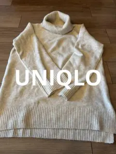 UNIQLOウール混紡 タートルネックセーター ライトベージュ