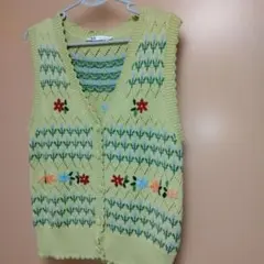 ZARA ニットベスト　花柄刺繍　黄緑　Ｌ