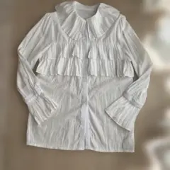 Ｏlu.ホワイト フリル付きシャツ色違いあり。