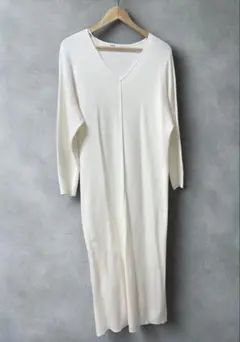 ZARA ホワイト Vネック ロングニットワンピース
