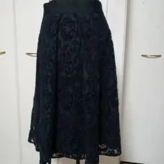 「トゥービーシック」総レースフレアスカート　ウエスト一部ゴム 美品 42サイズ