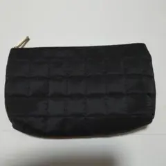 新品未使用品　メナード　ポーチ　黒　キルティングのサムネイル