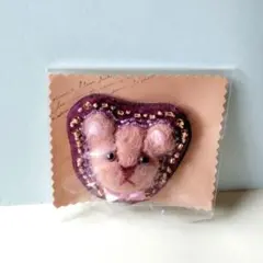 作家様　ハンドメイド　くまちゃんブローチ　新品